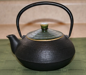 cast iron Japanese tea kettle
